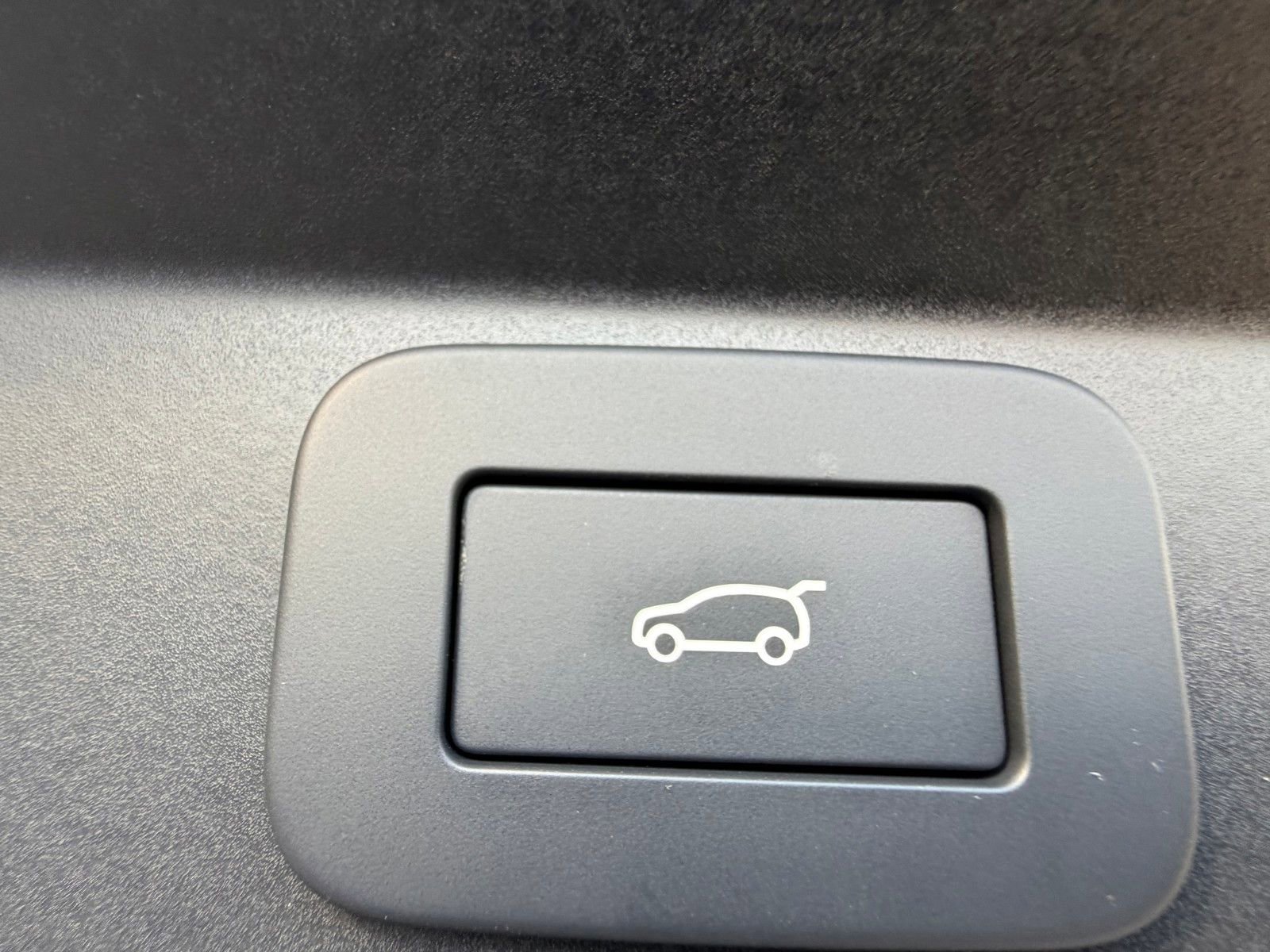 New 2026 Land Rover Range Rover Sport SV image 34