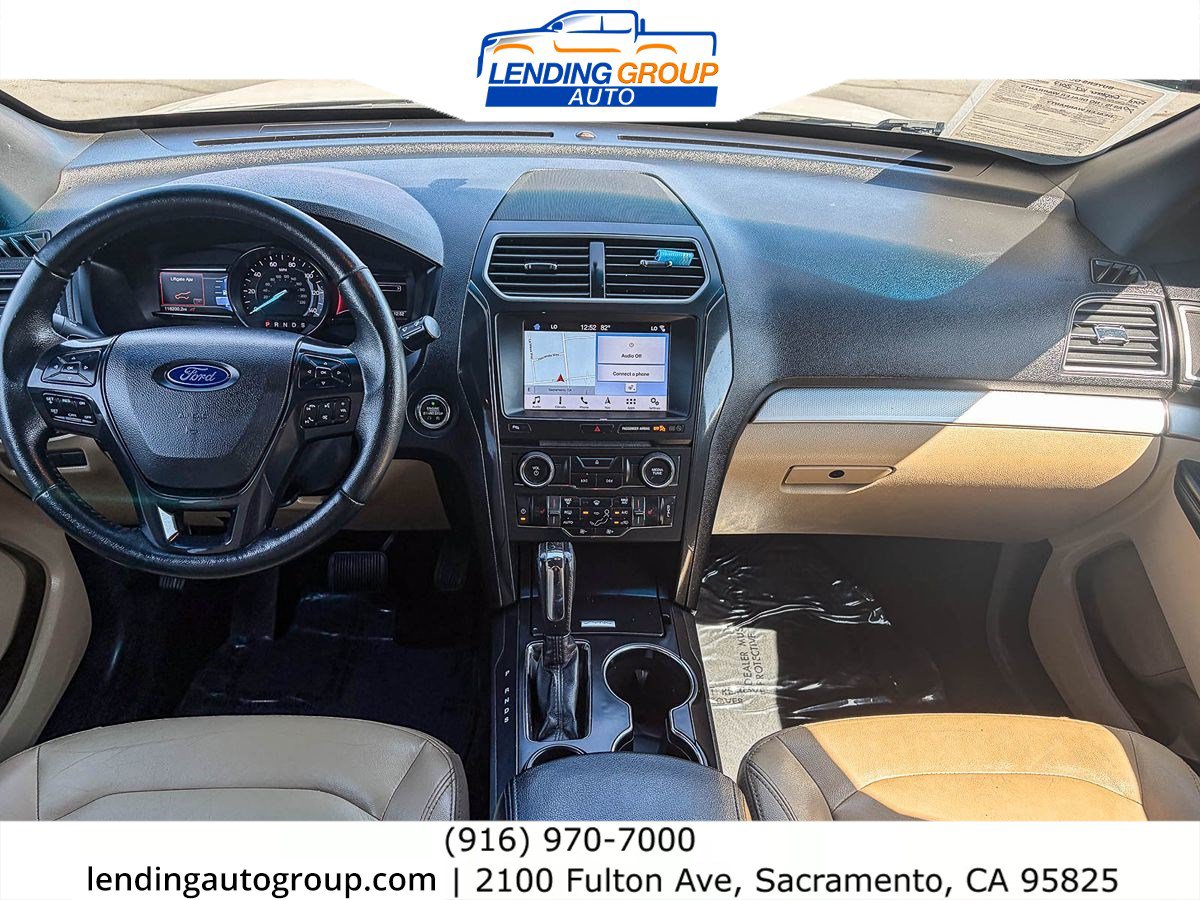 Used 2017 Ford Explorer XLT w/ Equipment Group 202A FWD image 11