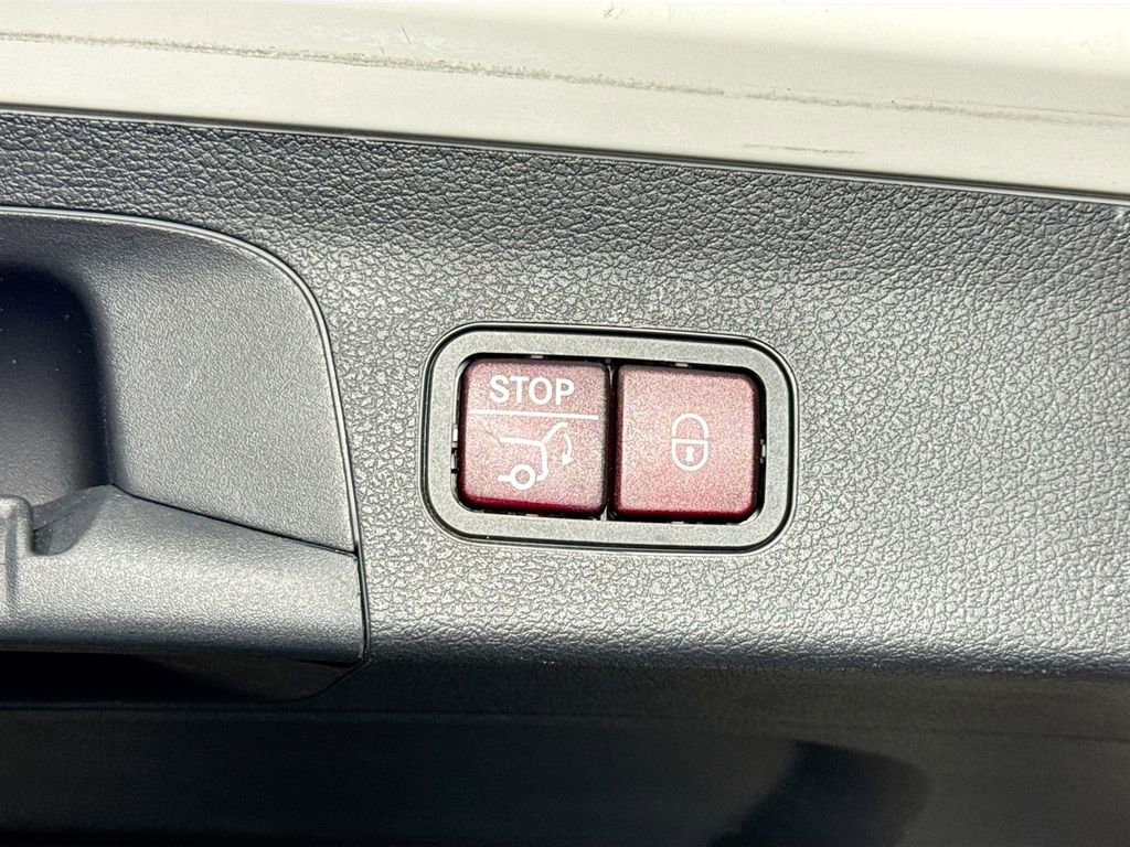 Used 2021 Mercedes-Benz GLS 580 4MATIC image 34