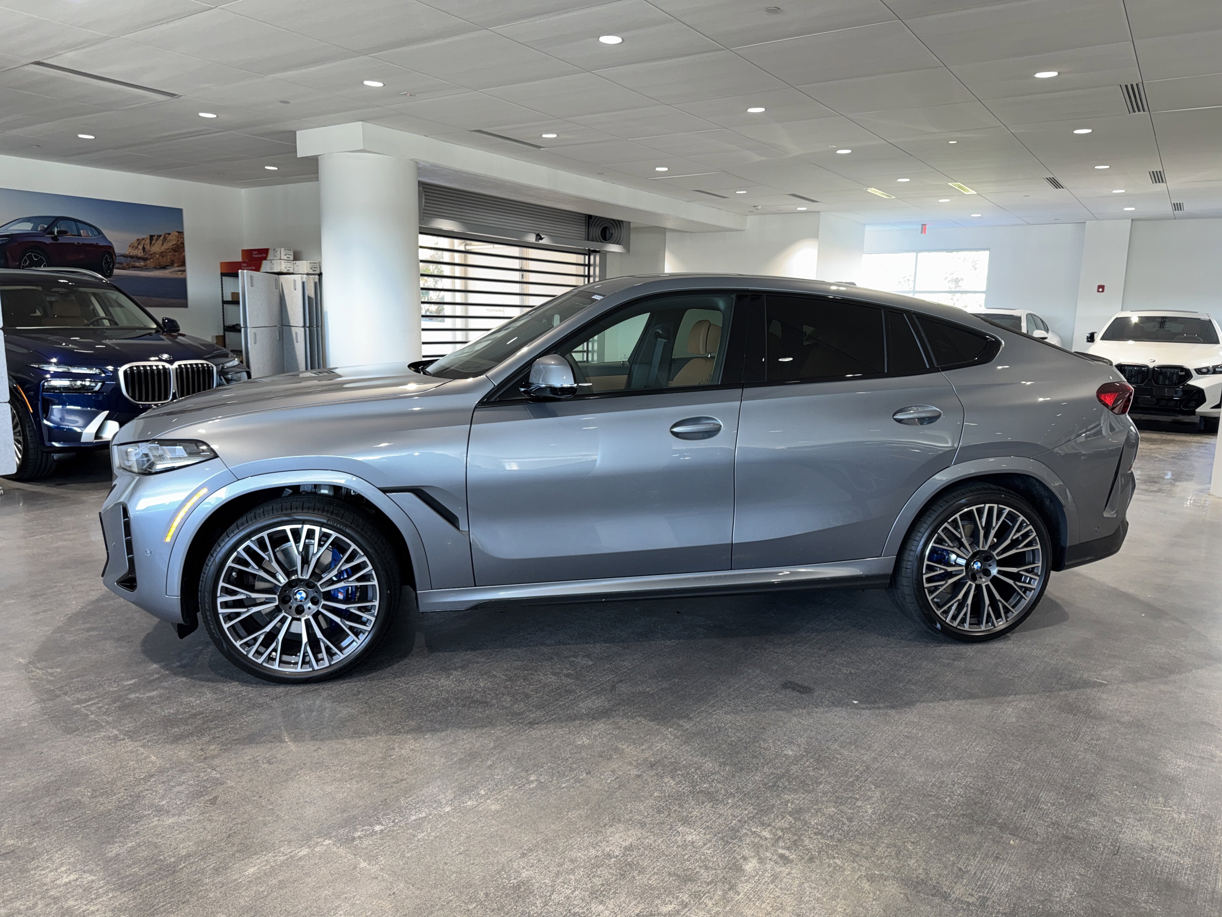 New 2026 BMW X6 xDrive40i w/ Climate Comfort Package image 4