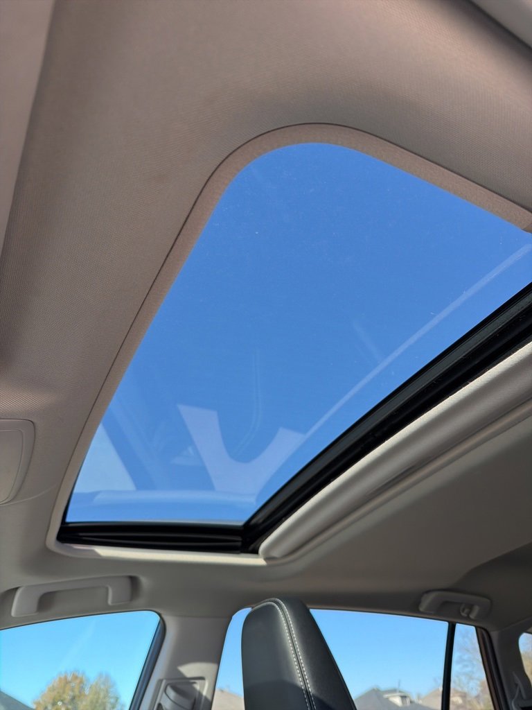 Used 2018 Toyota RAV4 Limited image 29