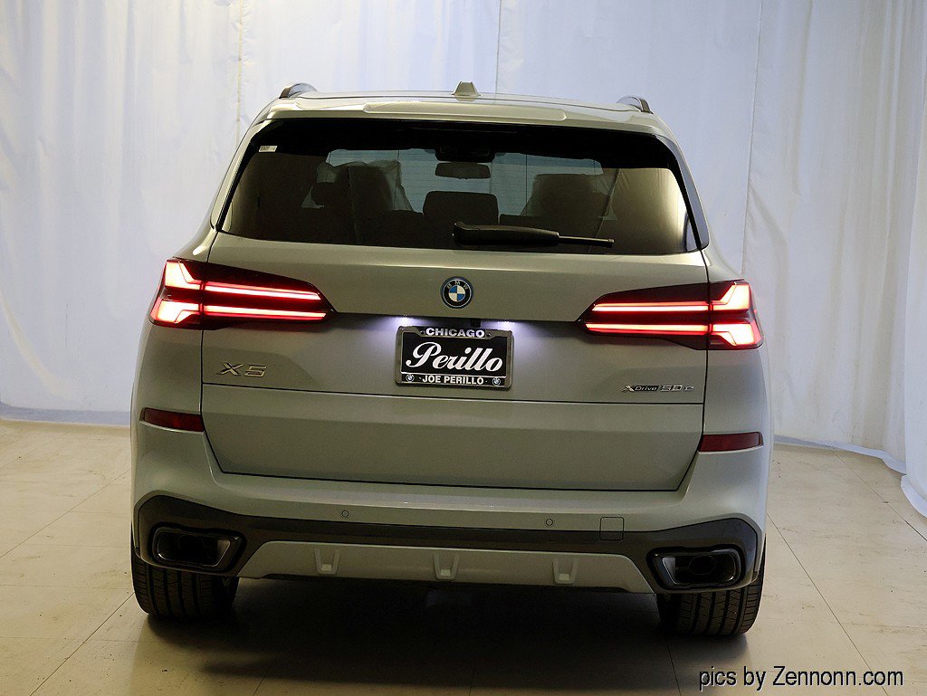 New 2026 BMW X5 xDrive50e w/ M Sport Package AWD/4WD image 7