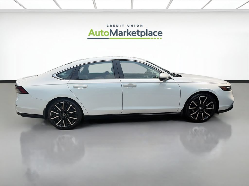 Used 2023 Honda Accord Touring image 8