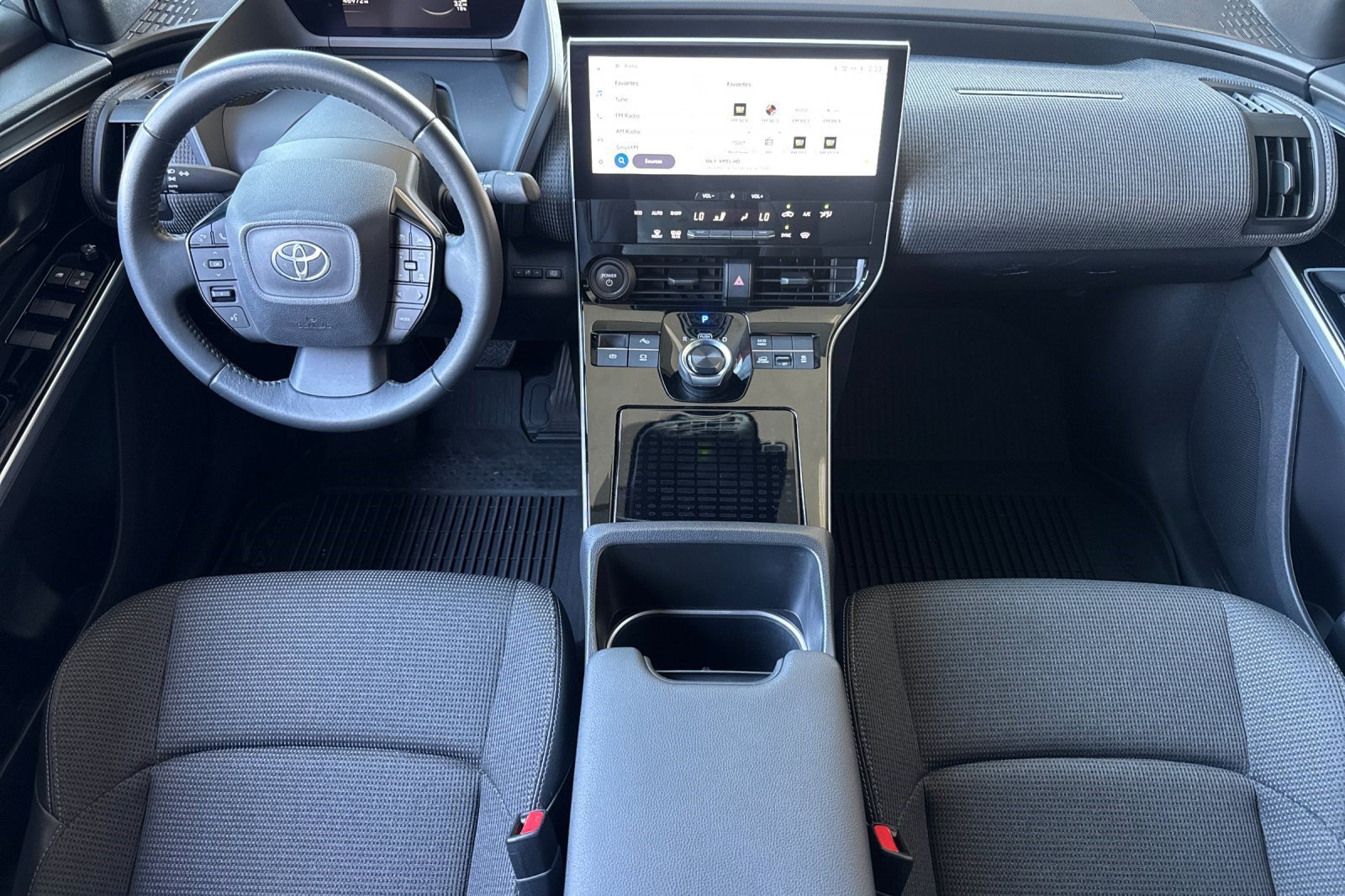 Used 2023 Toyota bZ4X AWD image 16