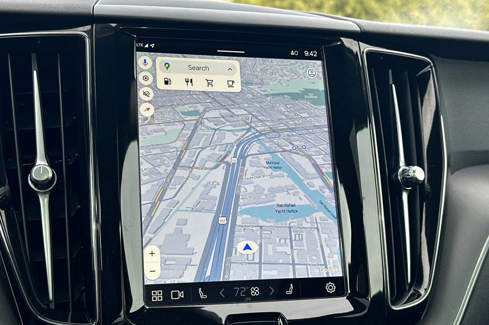 Certified 2024 Volvo XC60 B5 Core image 22