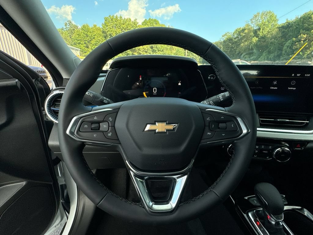 New 2026 Chevrolet Trax LT w/ LT Convenience Package FWD image 16