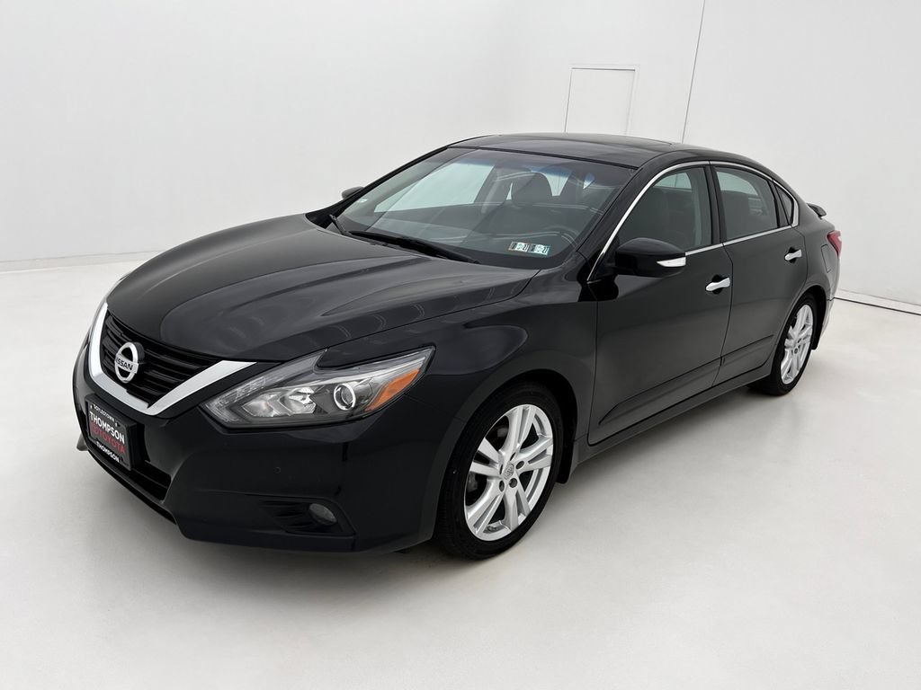 Used 2017 Nissan Altima 3.5 SL w/ 3.5SL Technology Package FWD image 4