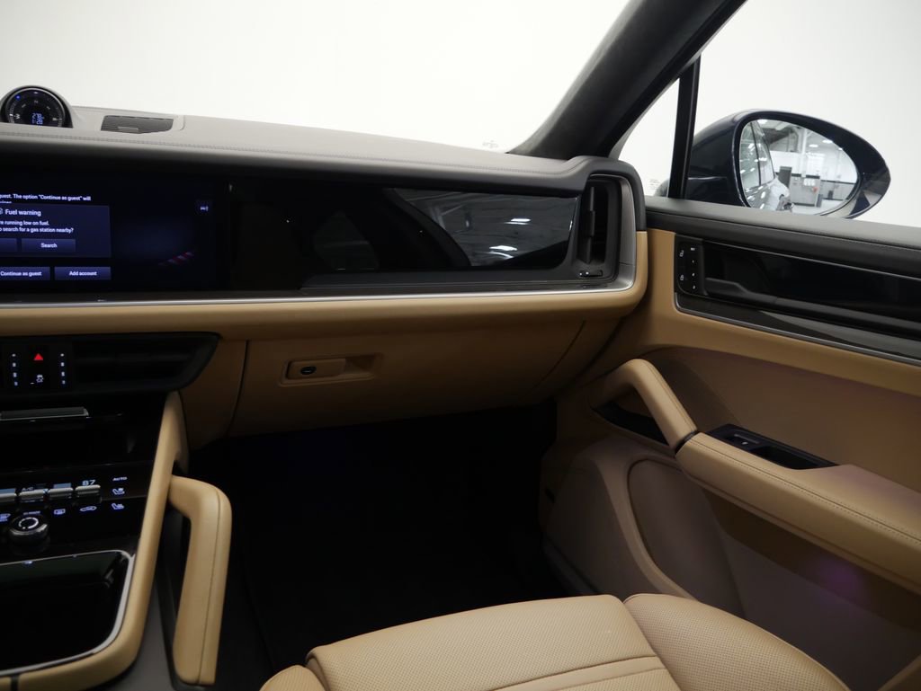 Certified 2024 Porsche Cayenne Turbo image 32