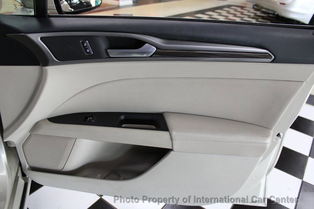 Used 2017 Ford Fusion SE image 26