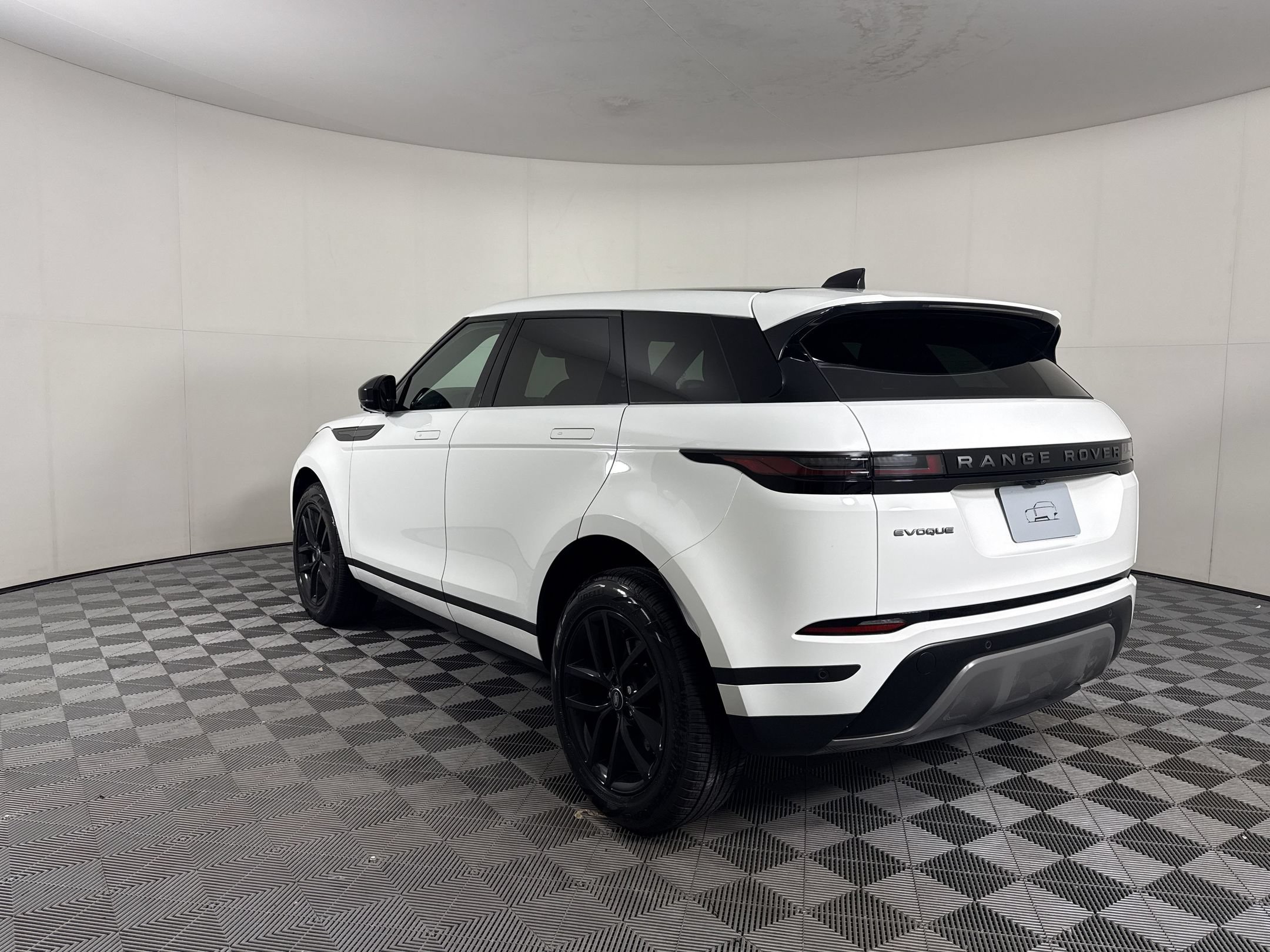 Used 2024 Land Rover Range Rover Evoque S AWD/4WD image 3