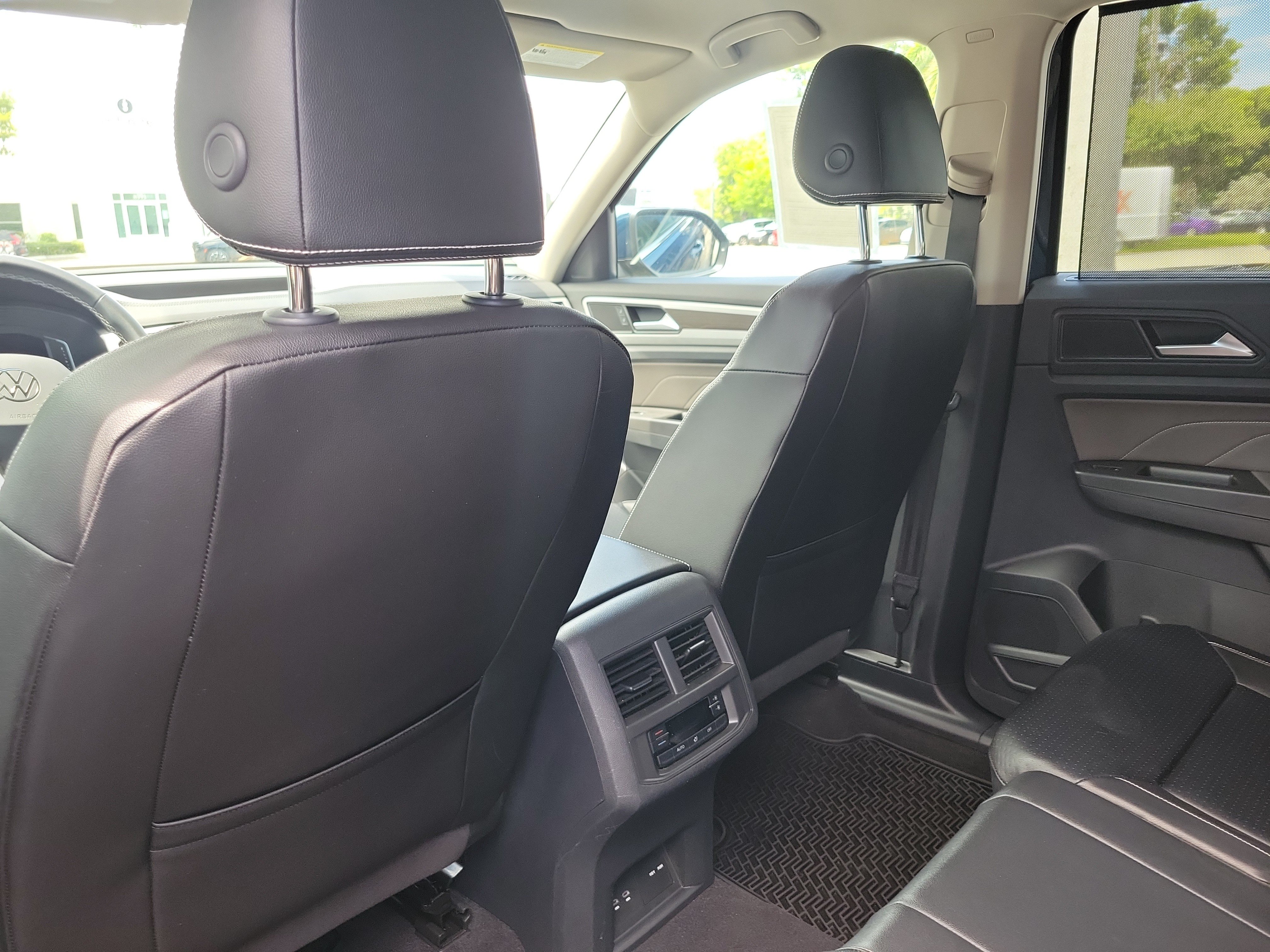 Used 2022 Volkswagen Atlas SE FWD image 12