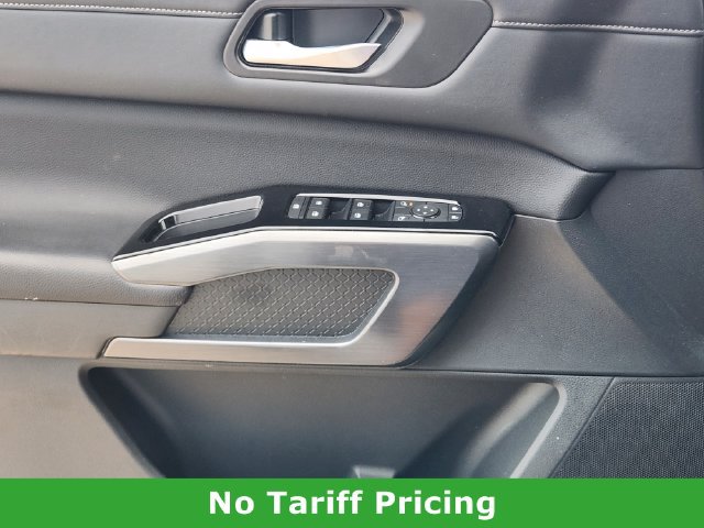 Used 2025 Nissan Pathfinder SL FWD image 21
