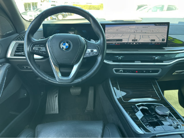Used 2025 BMW X5 xDrive50e AWD/4WD image 6