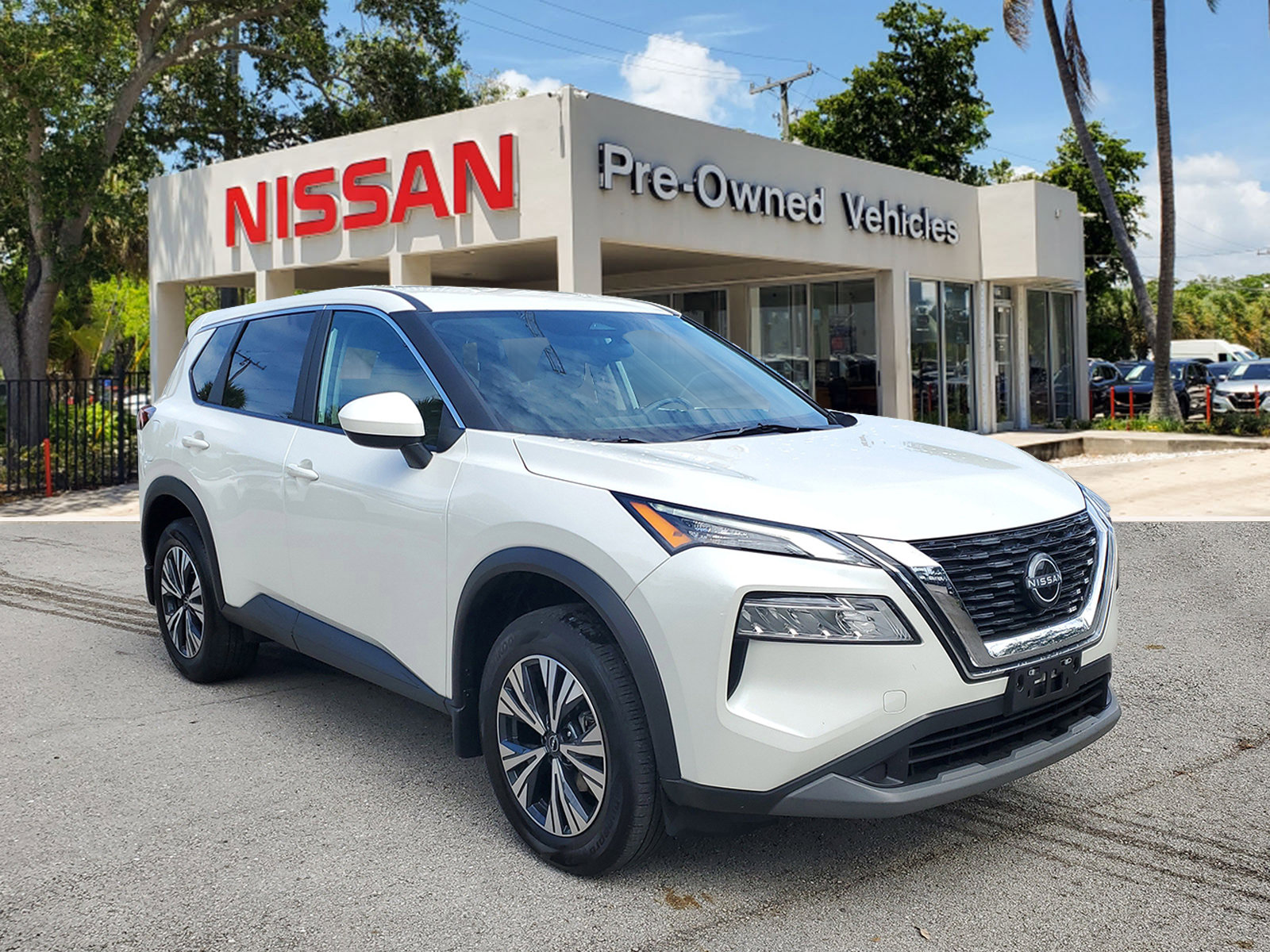 Certified 2023 Nissan Rogue SV image 3