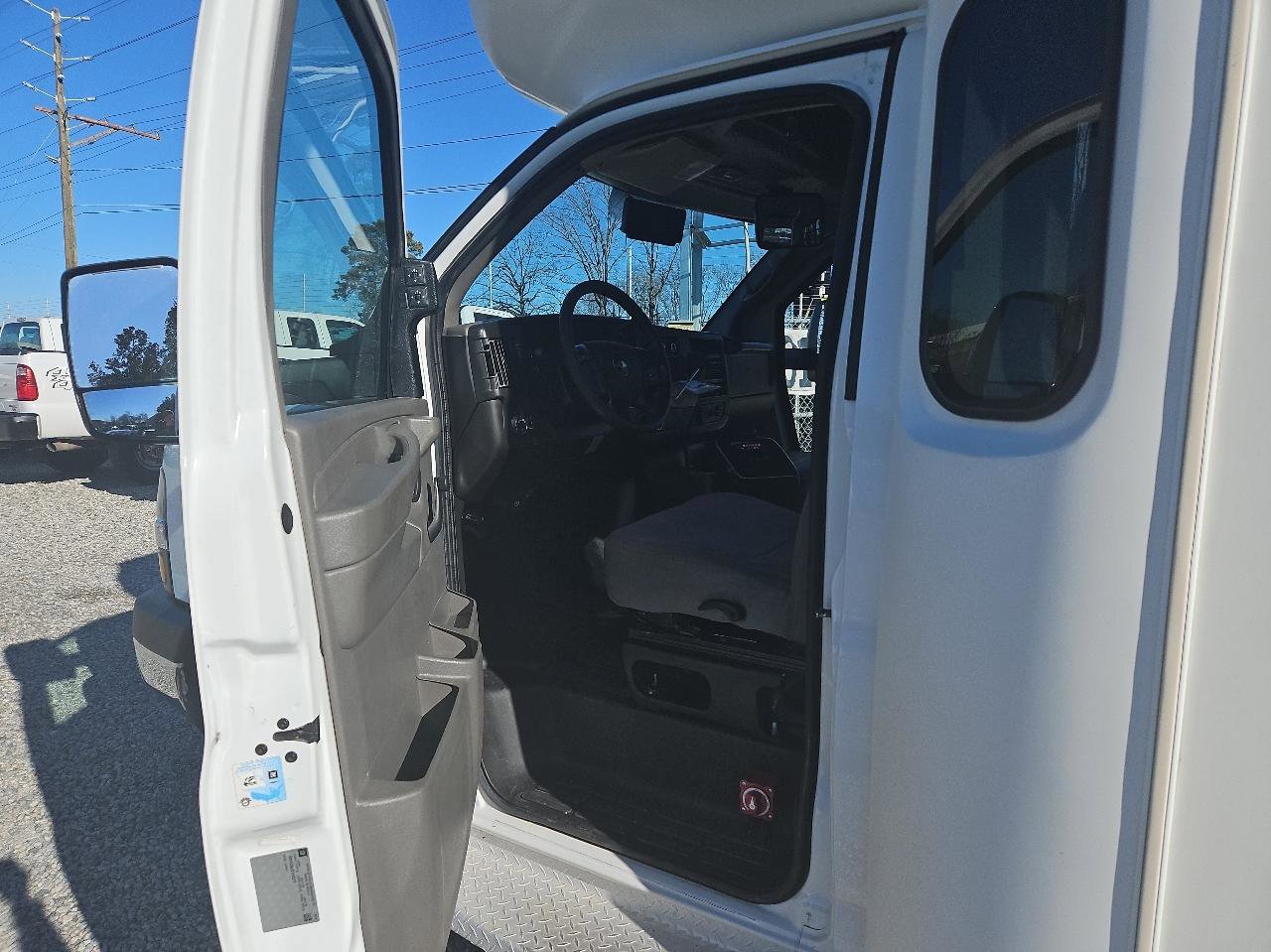 Used 2015 Chevrolet Express 4500 w/ Shuttle Bus Package RWD image 9