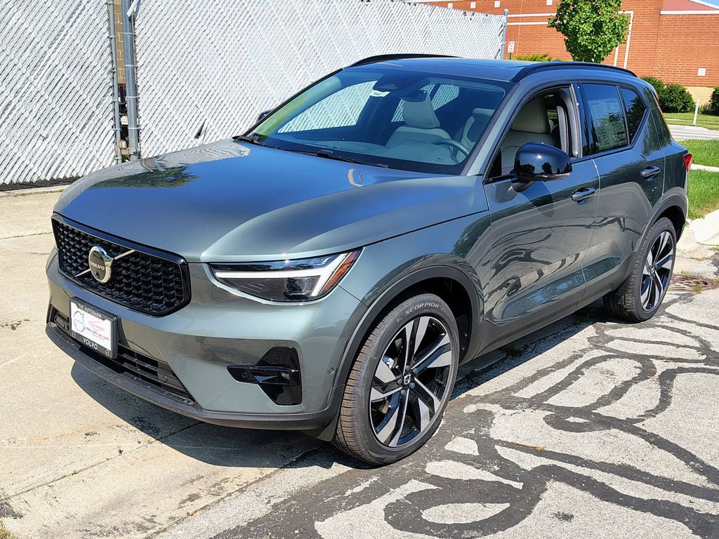 New 2026 Volvo XC40 B5 Ultra w/ Protection Package Premier AWD/4WD image 6
