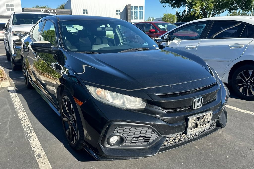 Used 2017 Honda Civic Sport image 2