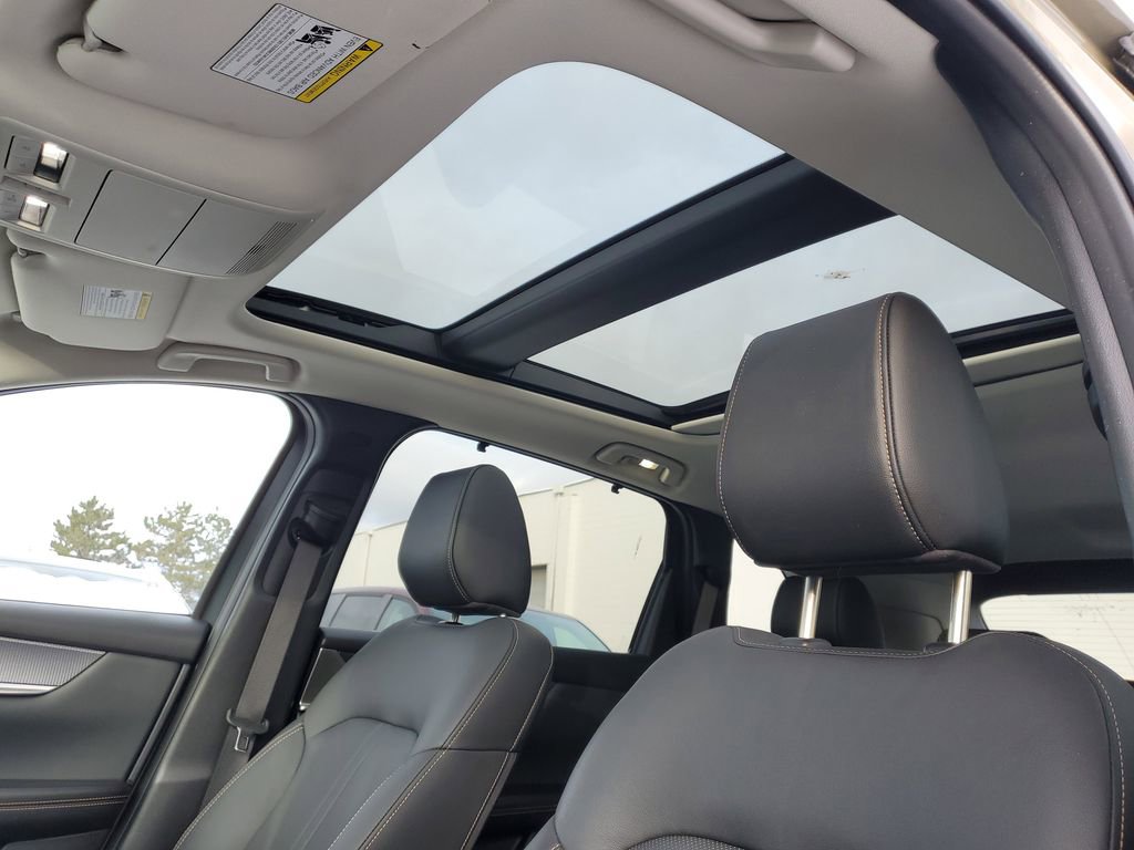 Used 2025 MAZDA CX-70 Plug-In Hybrid w/ Premium Pkg image 13