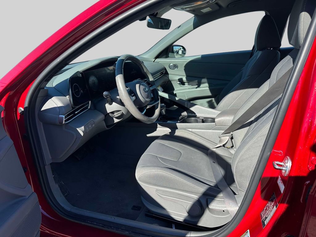 Used 2023 Hyundai Elantra SEL w/ Convenience Package FWD image 14