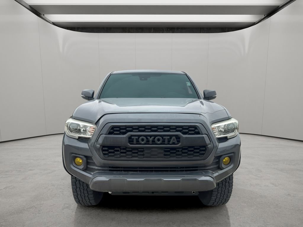 Used 2019 Toyota Tacoma TRD Off-Road w/ Technology Package image 8