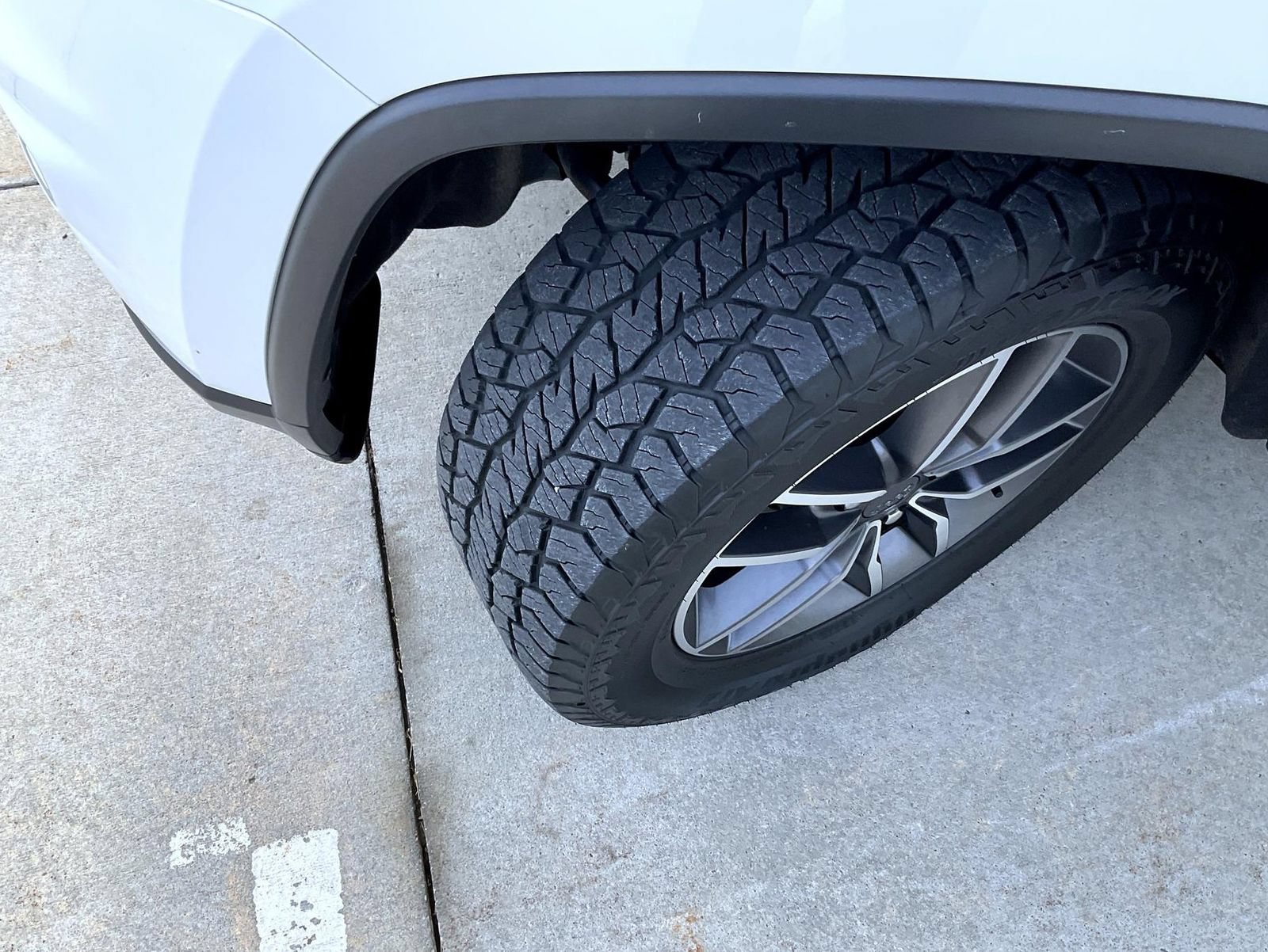 Used 2020 Jeep Grand Cherokee Limited AWD/4WD image 23