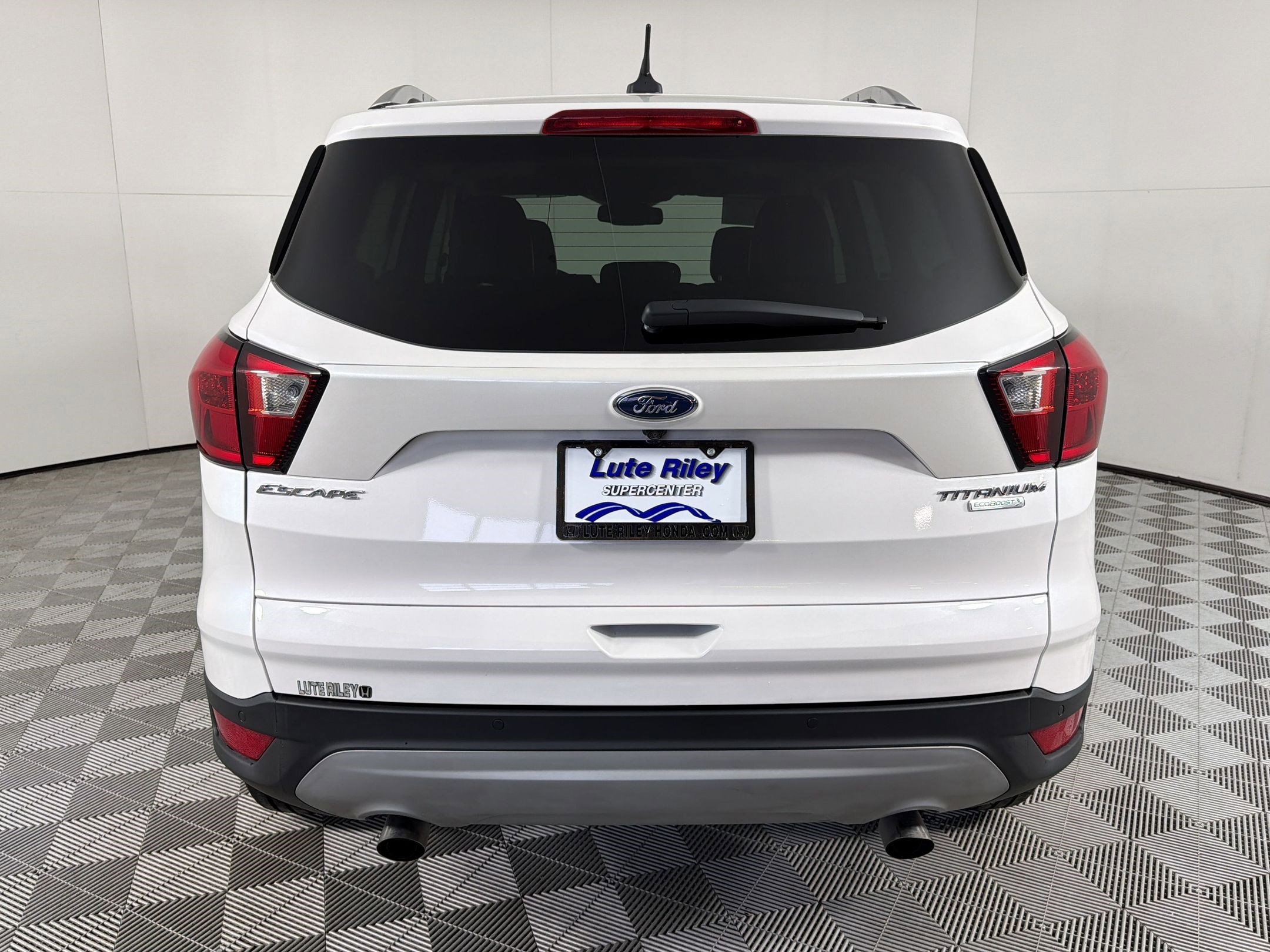 Used 2019 Ford Escape Titanium image 10