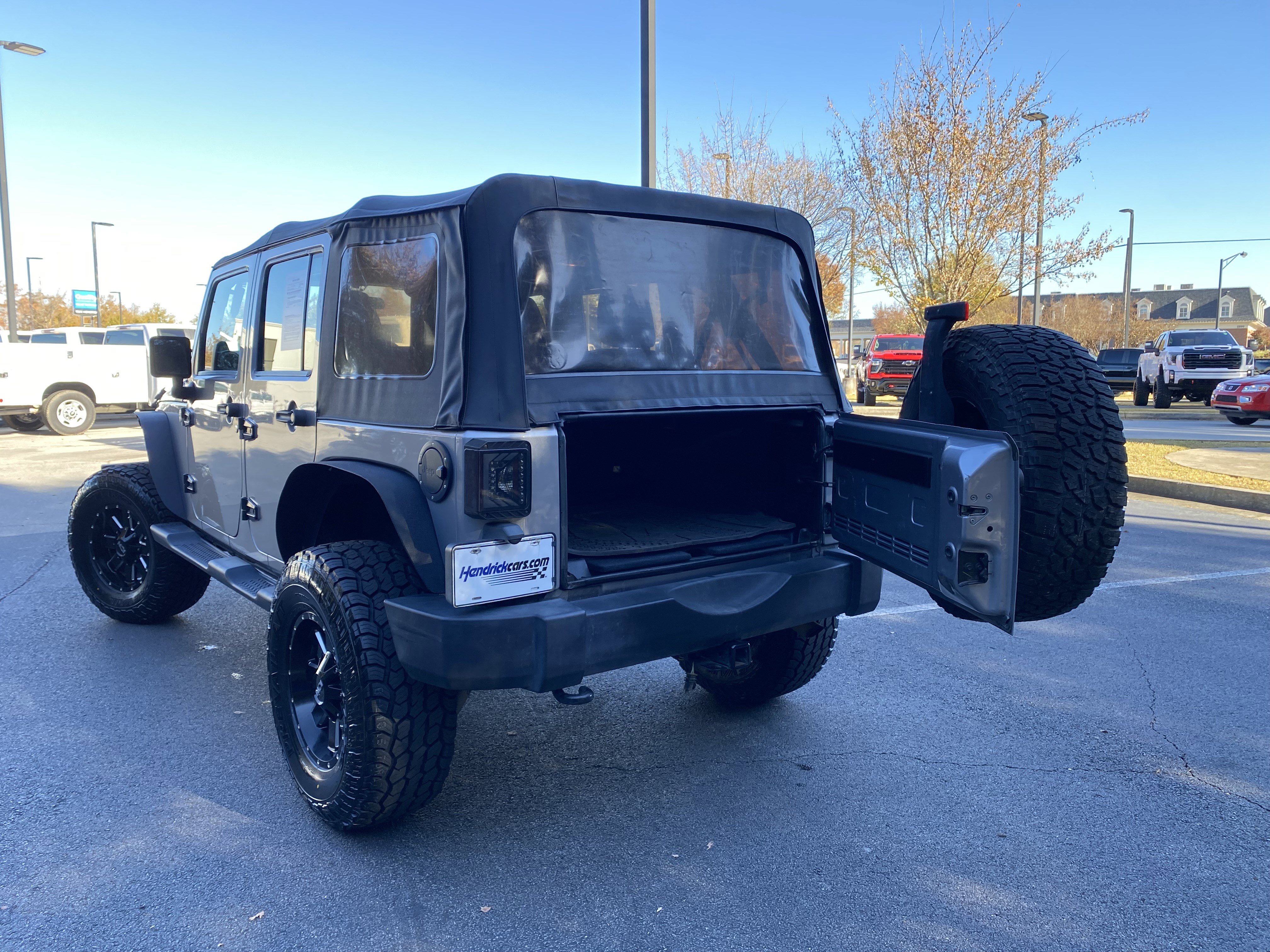 Used 2013 Jeep Wrangler Unlimited Sport image 11