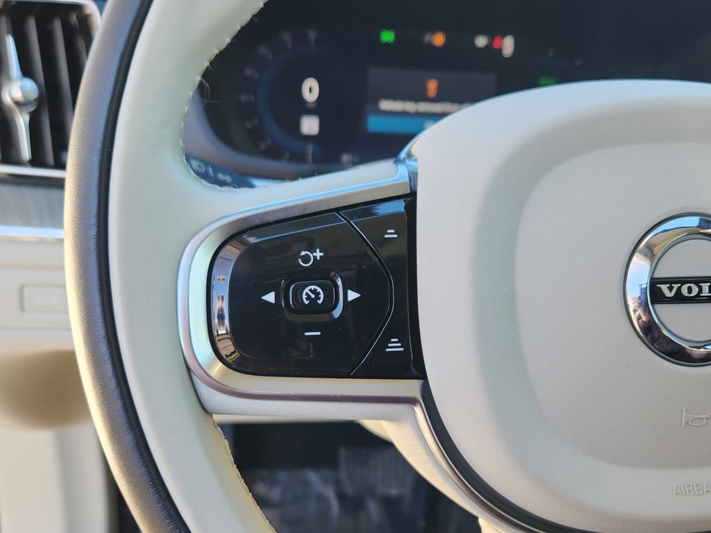 Used 2024 Volvo XC60 T8 Plus w/ Protection Package Premier image 16