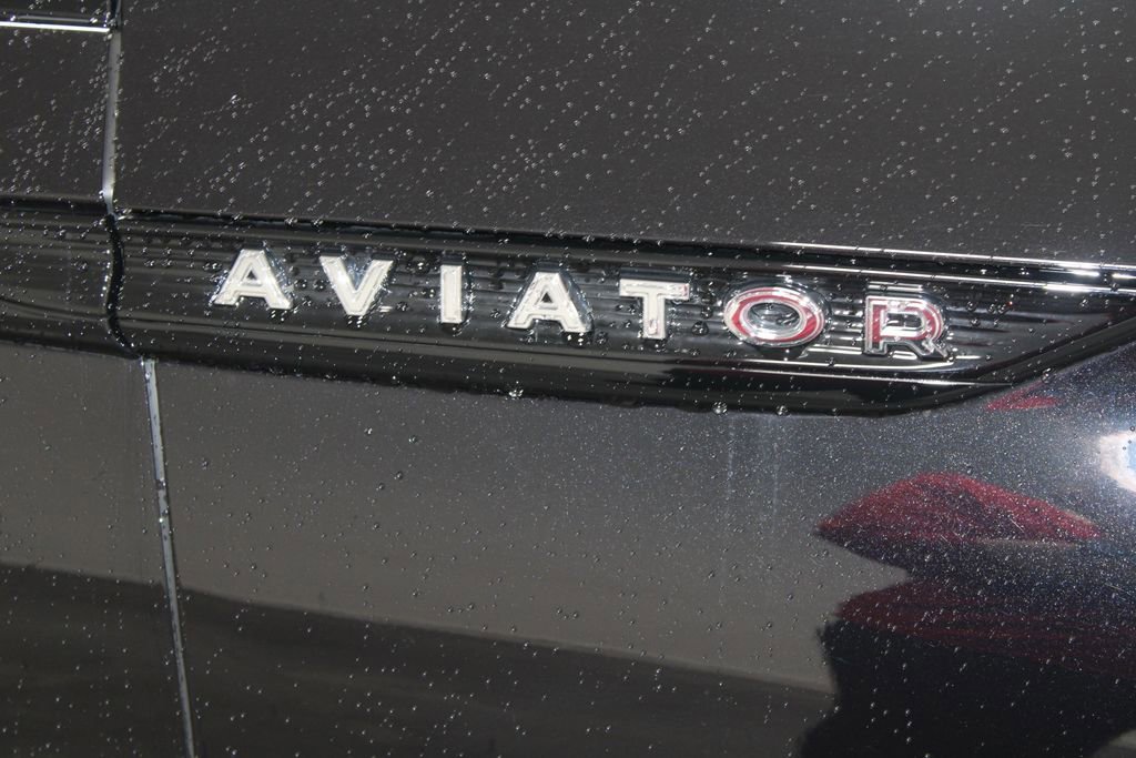 Used 2024 Lincoln Aviator Reserve w/ Equipment Group 201A image 12