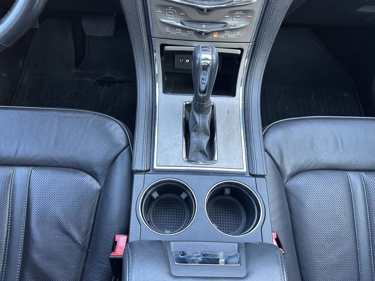 Used 2015 Lincoln MKX FWD w/ Equipment Group 102A image 19