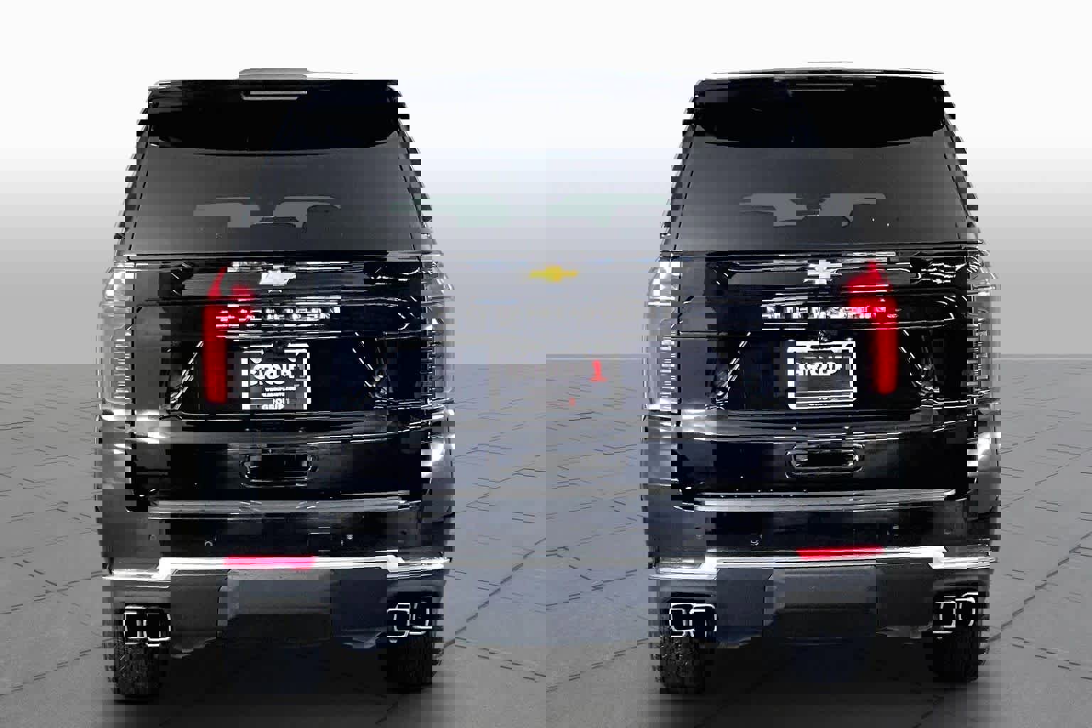 Used 2025 Chevrolet Suburban High Country image 5