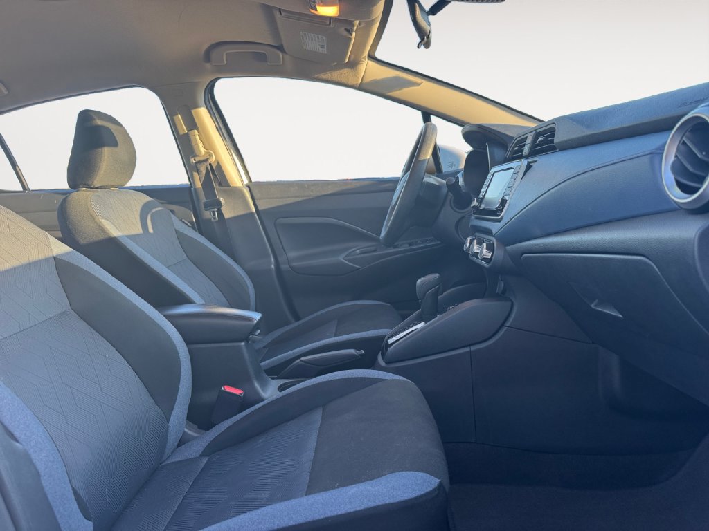 Used 2025 Nissan Versa SV FWD image 15