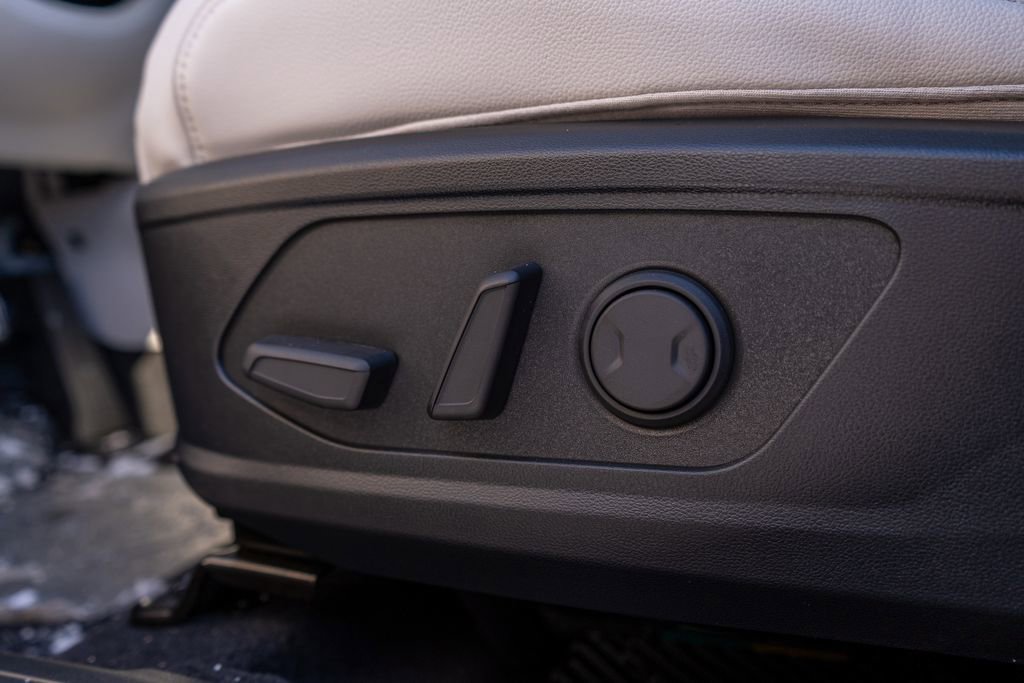 New 2025 Hyundai Tucson Limited image 23