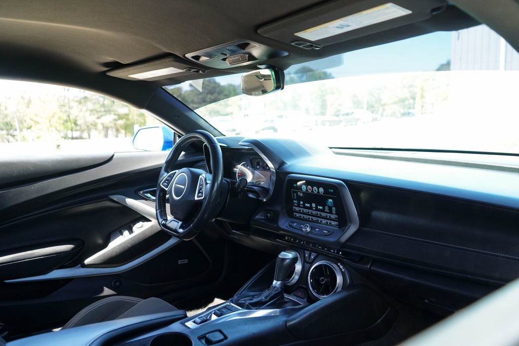 Used 2016 Chevrolet Camaro LT w/ Technology Package image 33