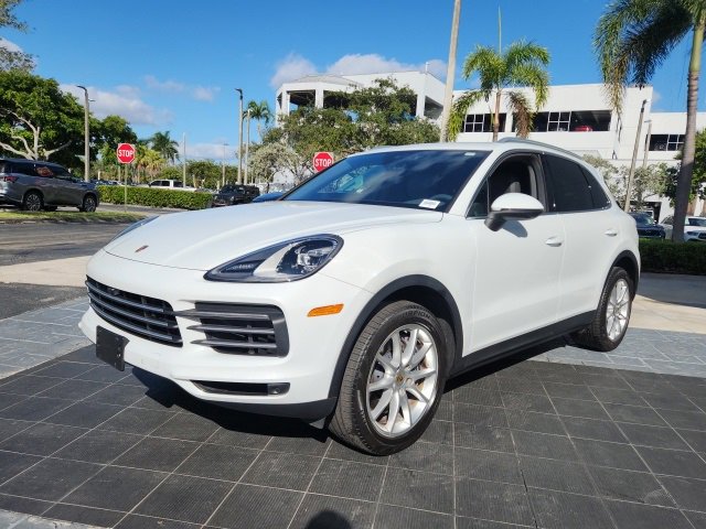 Used 2021 Porsche Cayenne w/ Premium Package image 16