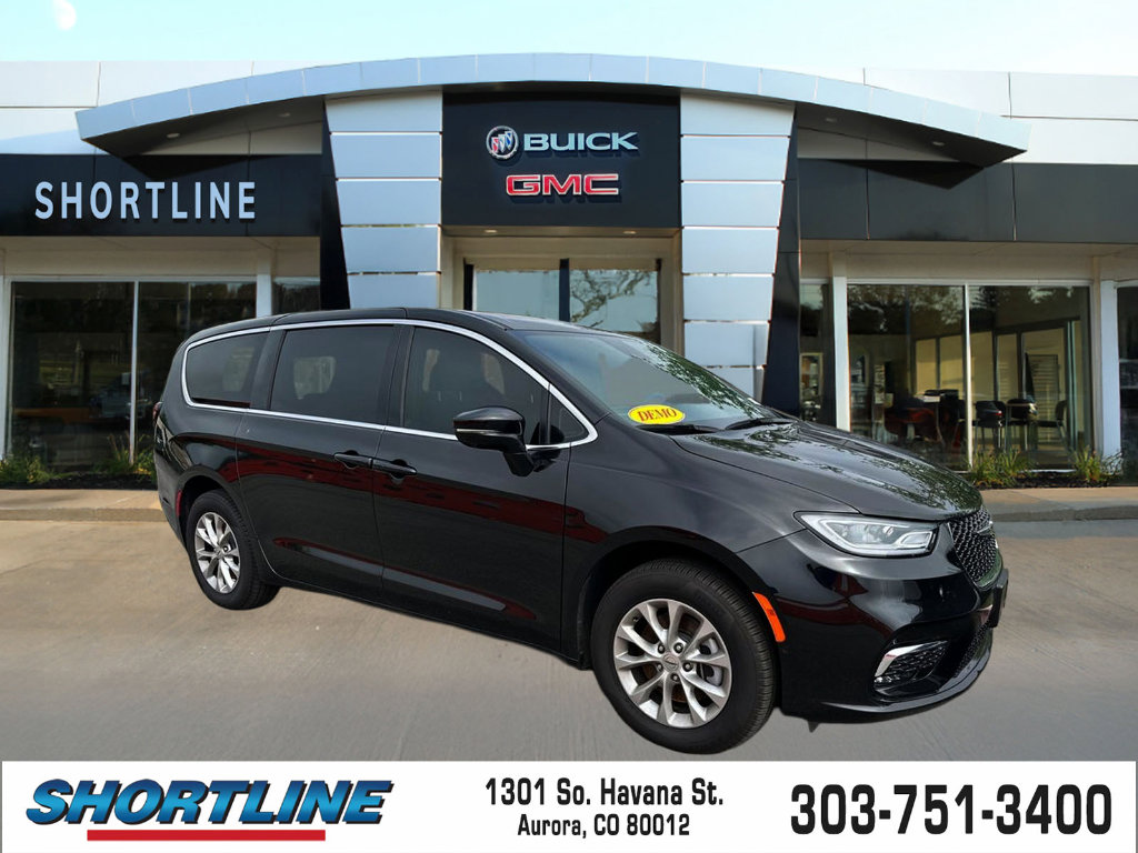Used 2025 Chrysler Pacifica Select FWD image 1