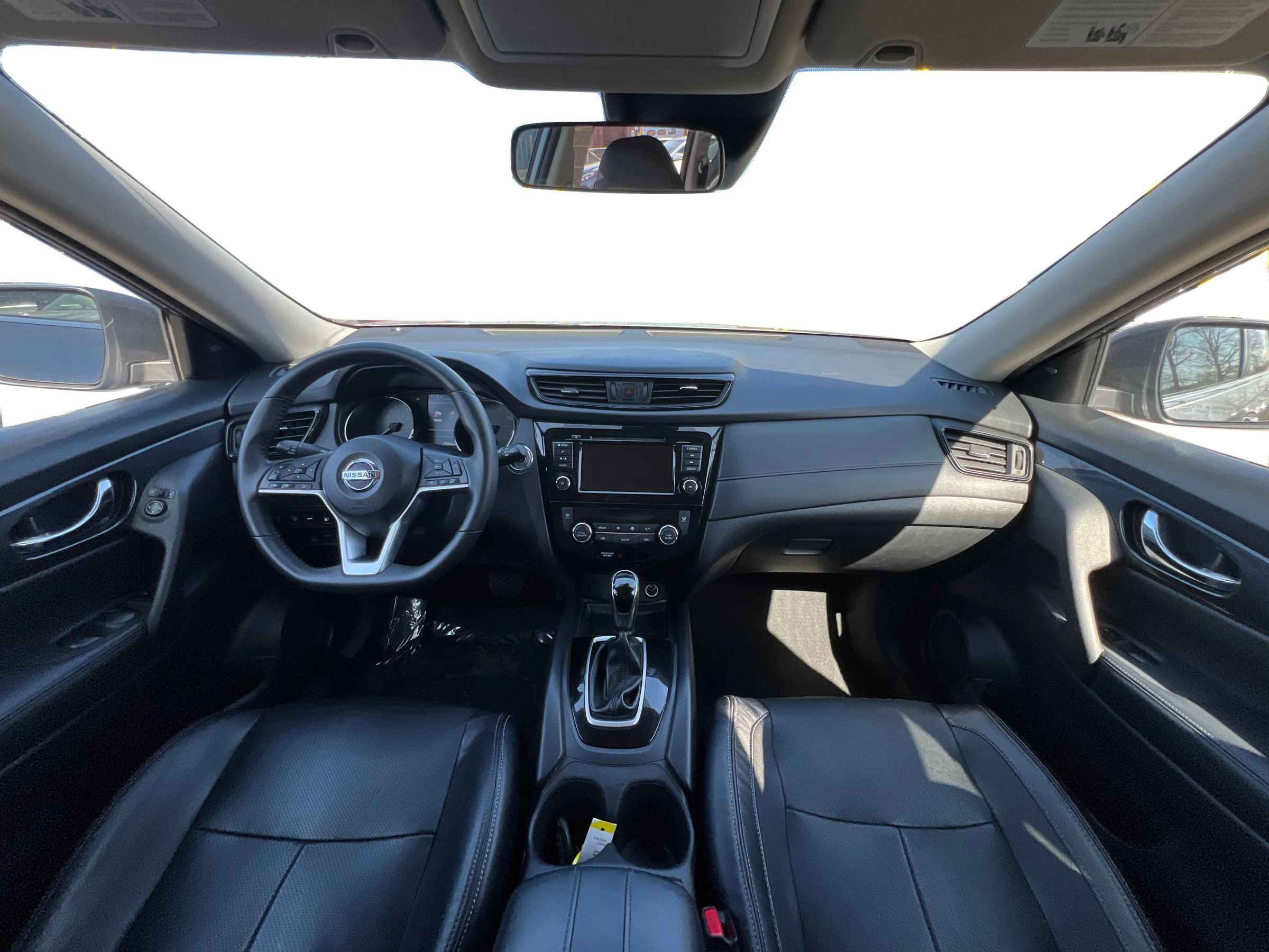 Used 2019 Nissan Rogue SV image 11