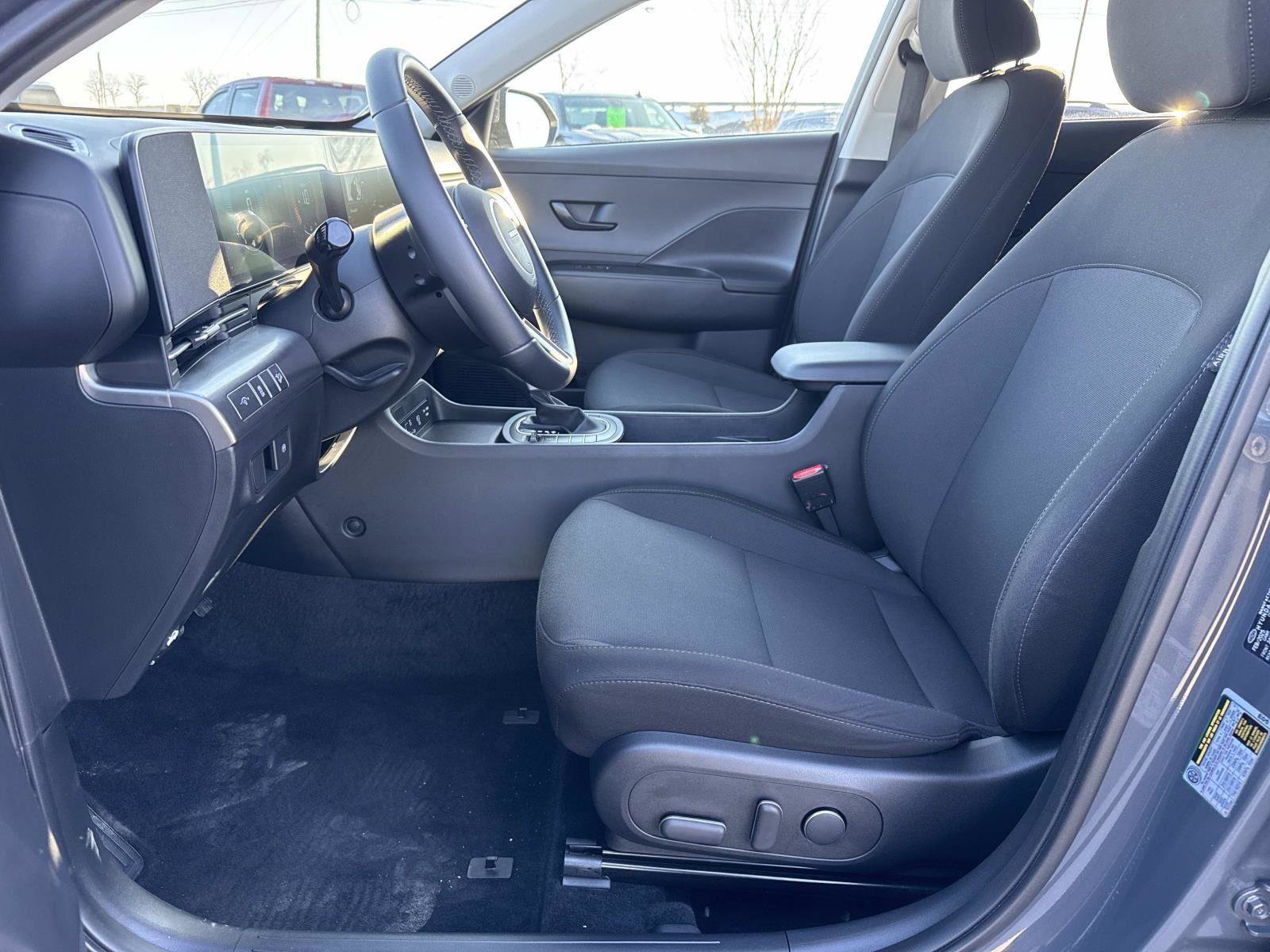 Used 2025 Hyundai Kona SEL image 23