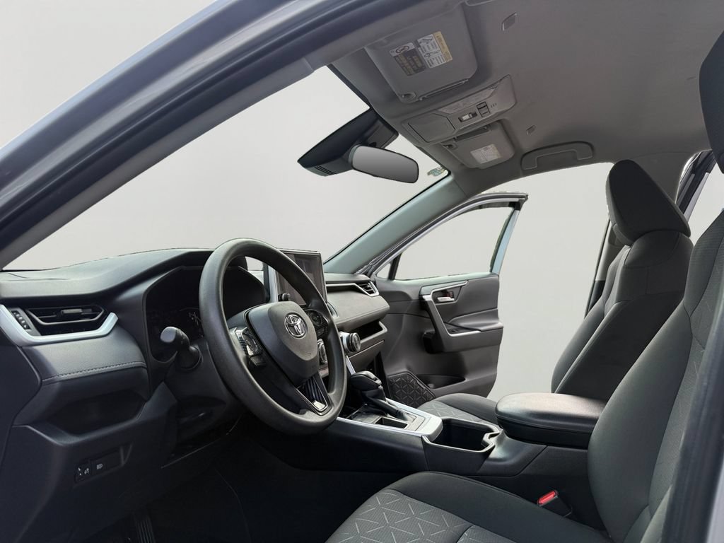 Used 2024 Toyota RAV4 XLE FWD image 9