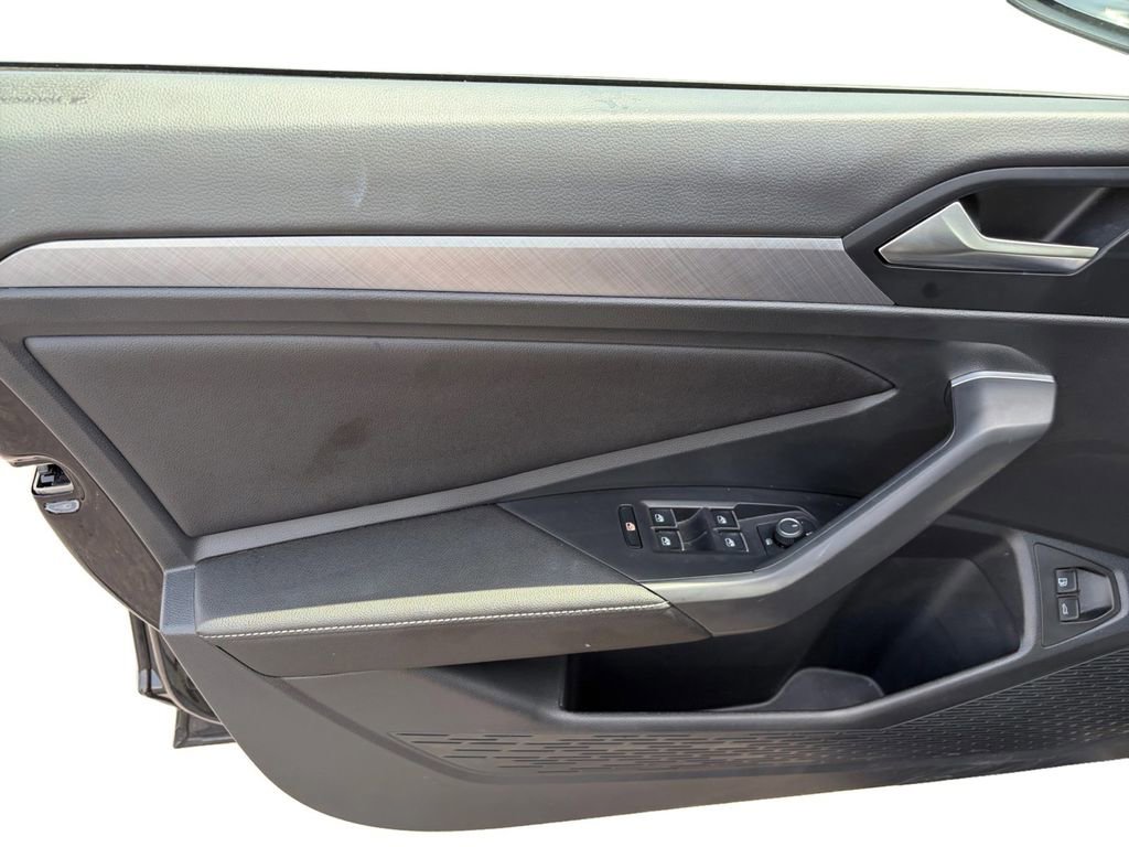 Certified 2023 Volkswagen Jetta SE FWD image 23