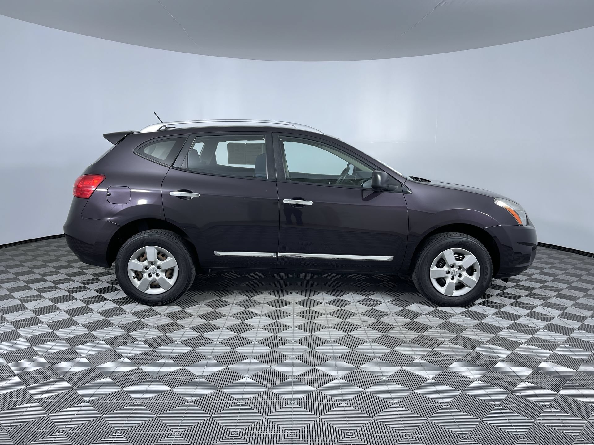 Used 2014 Nissan Rogue S w/ Convenience Package AWD/4WD image 10