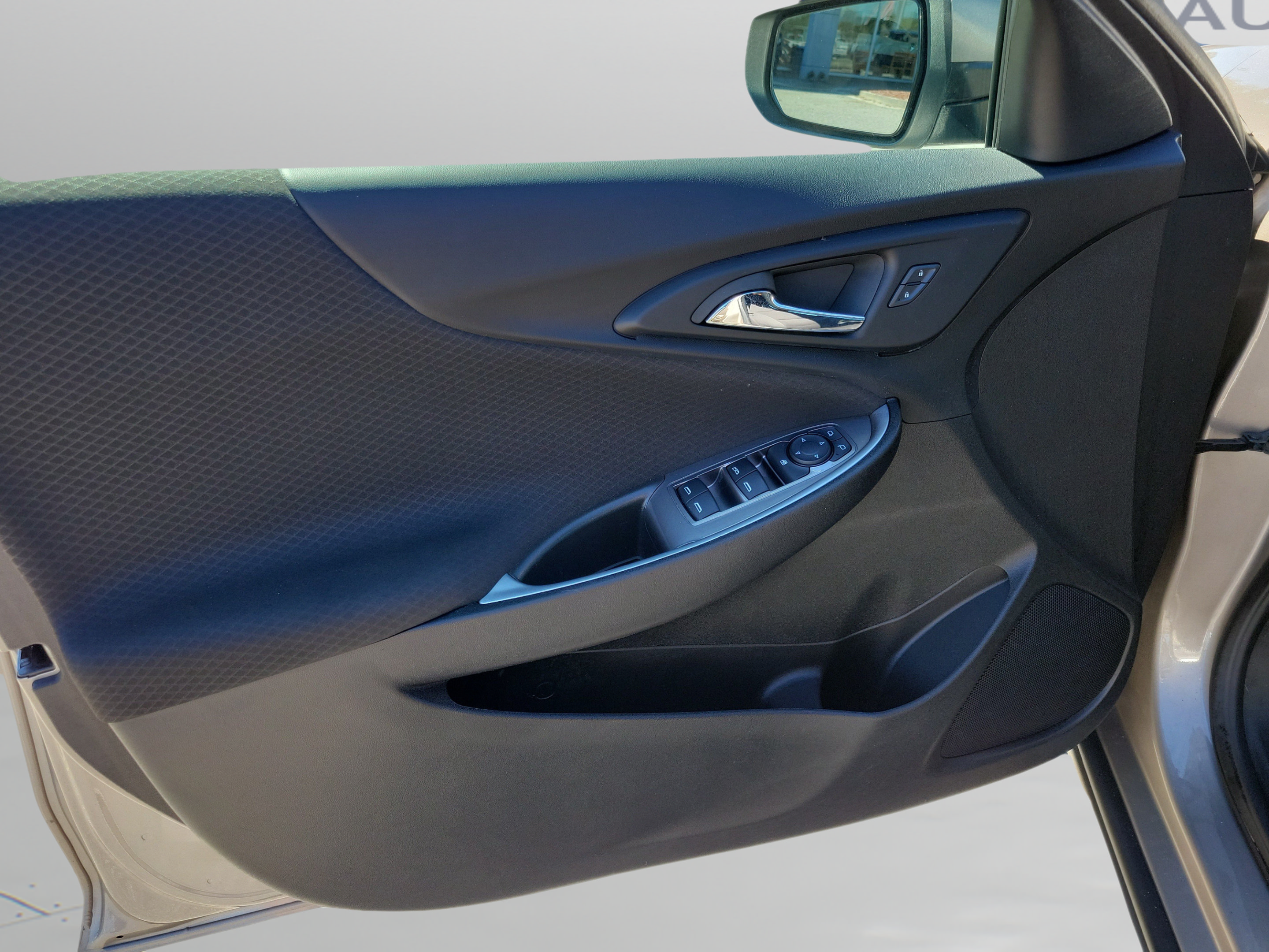 Used 2025 Chevrolet Malibu LT FWD image 14