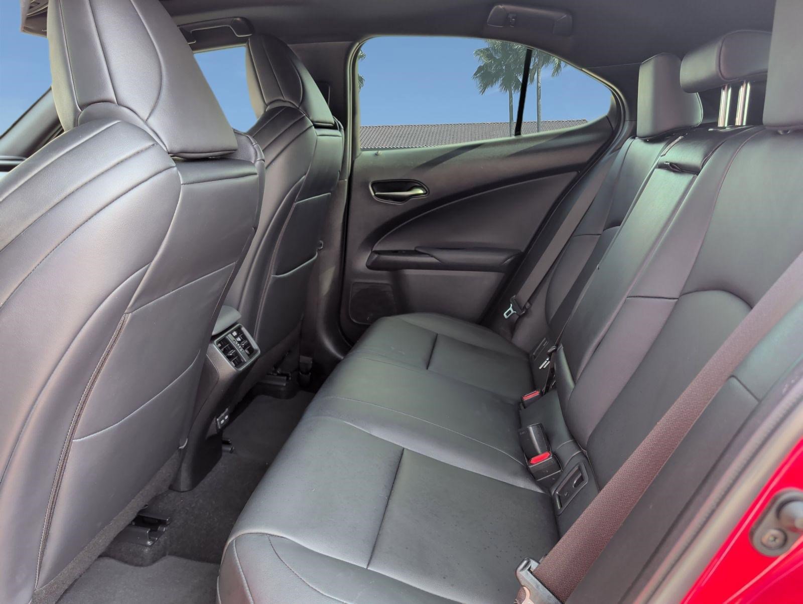 Certified 2022 Lexus UX 200 F Sport w/ Accessory Package (Z2) image 24