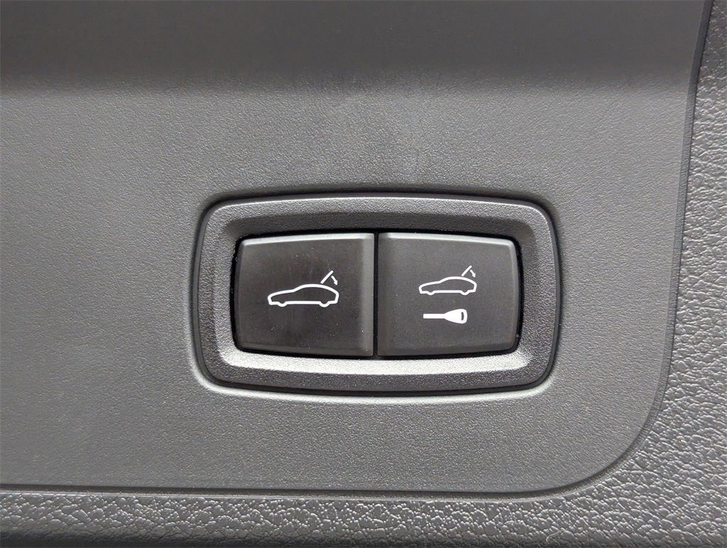 Used 2022 Porsche Panamera 4S Executive image 28