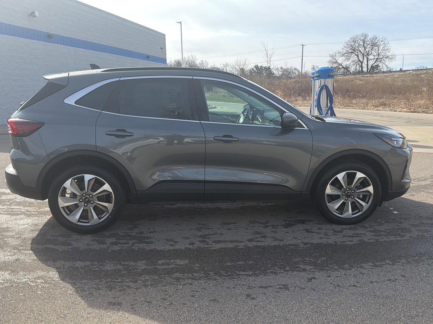 Used 2025 Ford Escape Platinum image 6