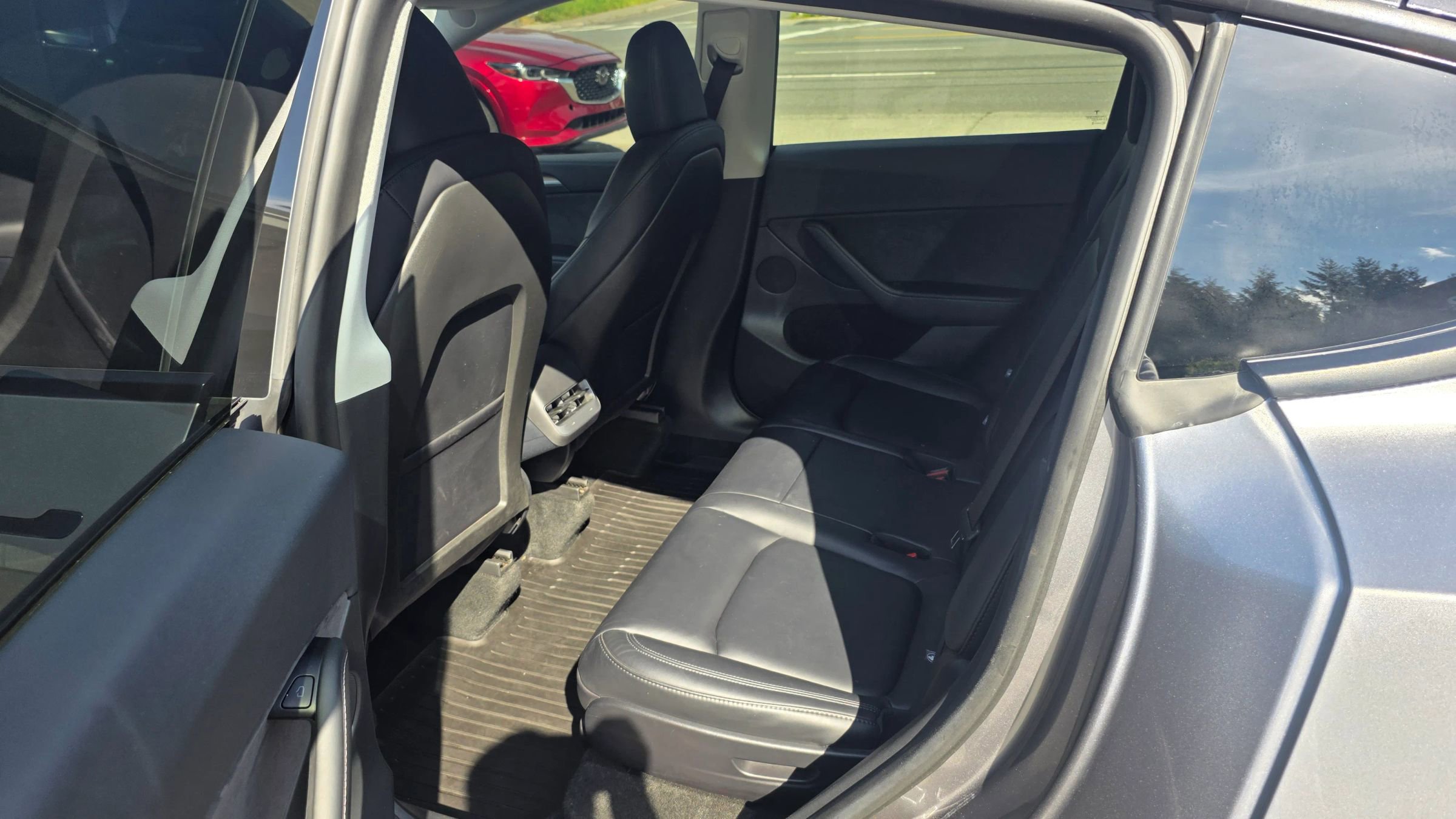 Used 2025 Tesla Model Y Long Range AWD/4WD image 11