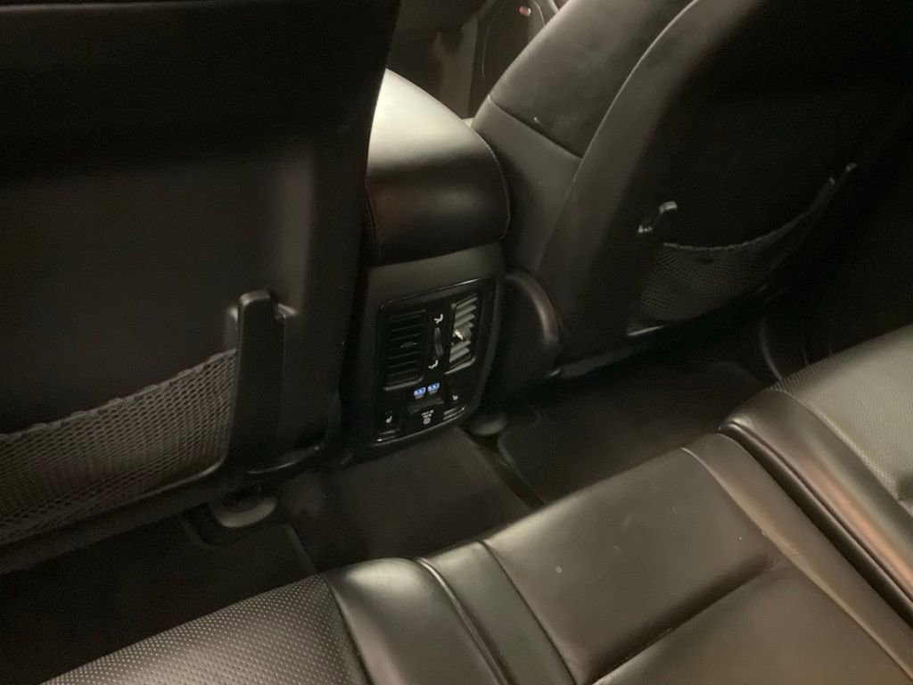 Used 2018 Dodge Durango R/T w/ Blacktop Package AWD/4WD image 30