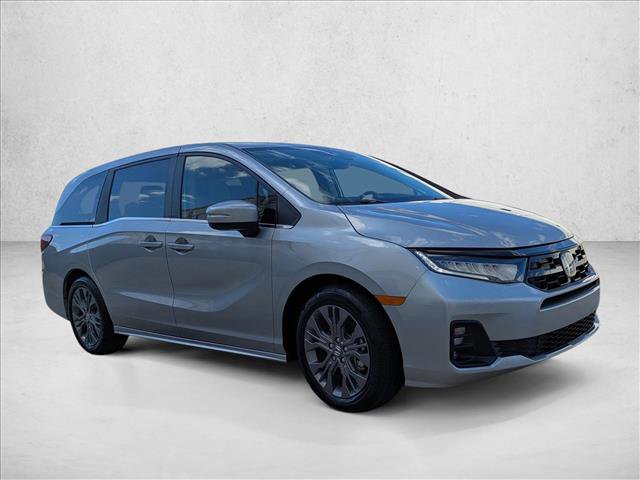 Used 2025 Honda Odyssey Touring image 3