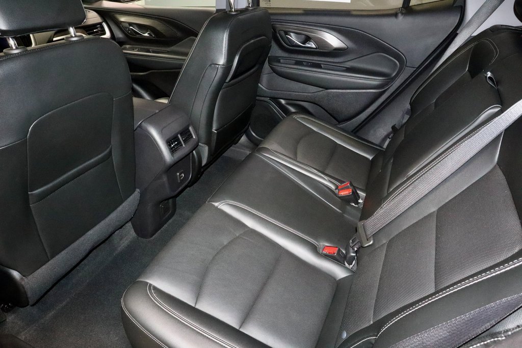 Used 2024 GMC Terrain SLT image 21