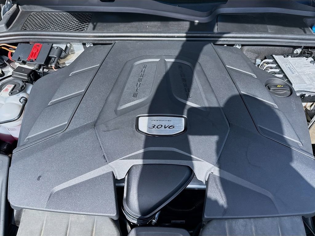Used 2023 Porsche Cayenne image 31